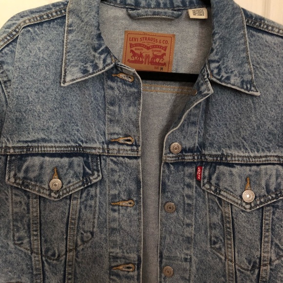 Levi’s Women’s Ex-Boyfriend Trucker Jacket - Picture 12 of 15